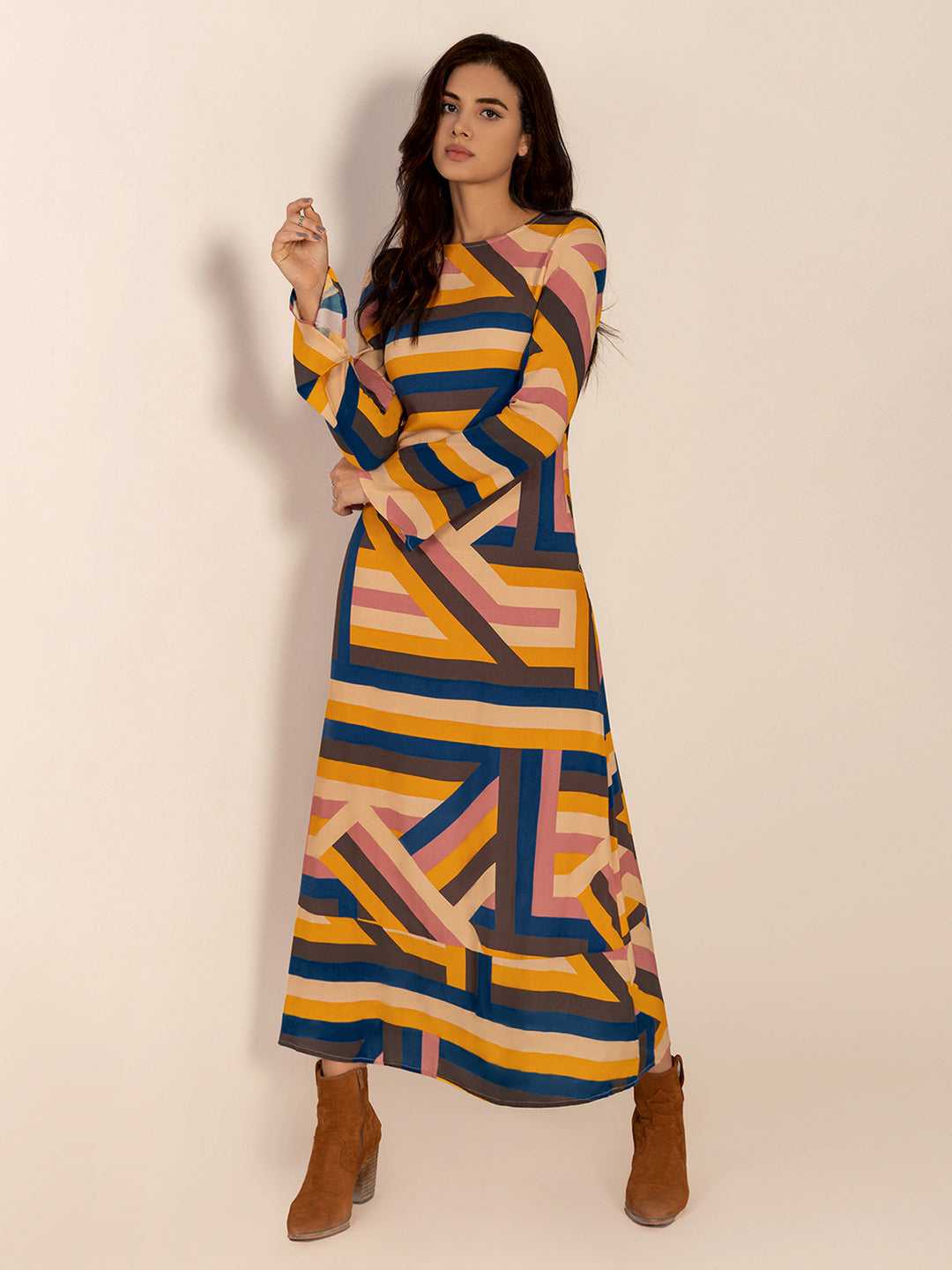 Portrait Round Neck Flare Sleeve Midi Dress