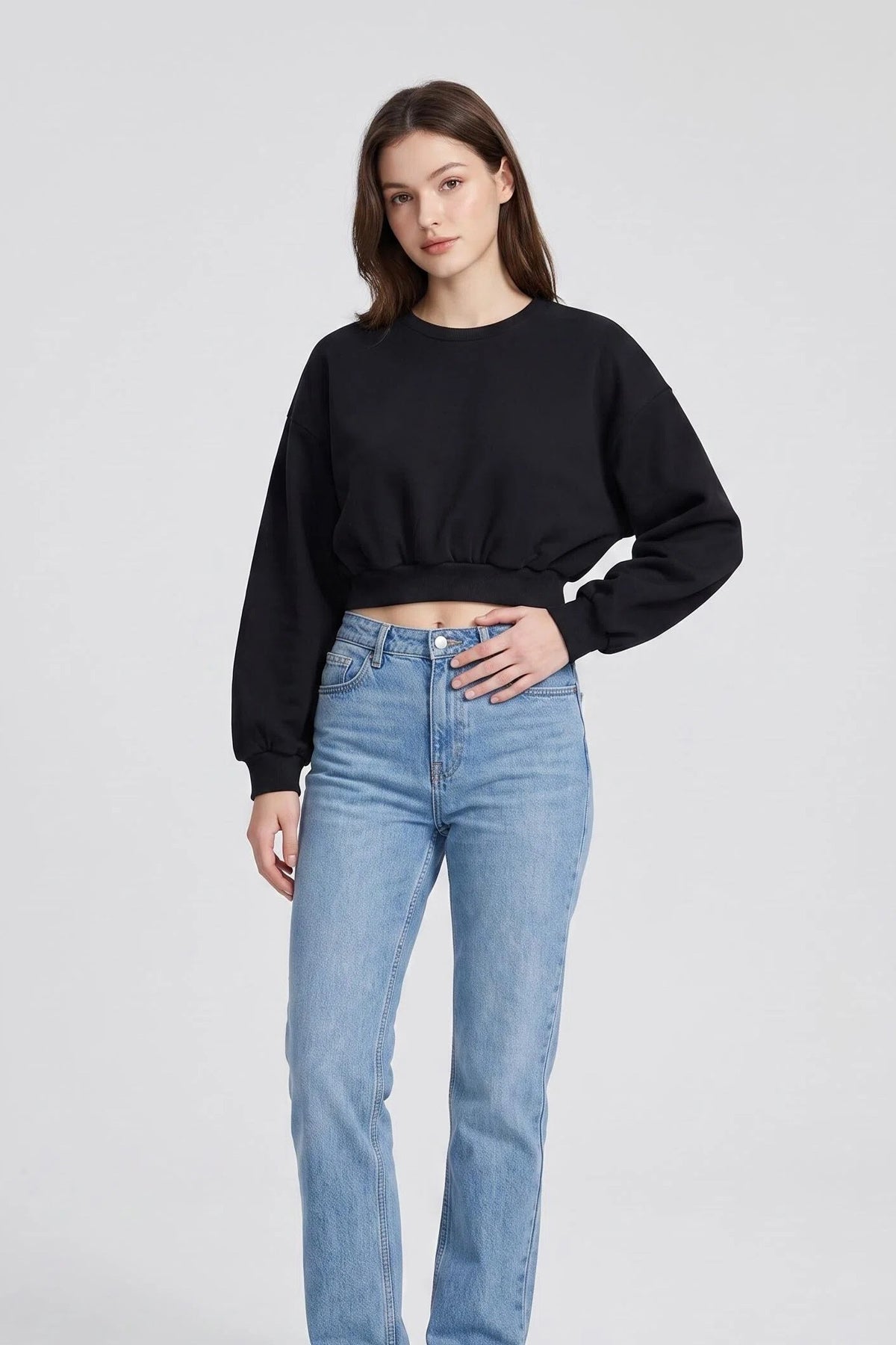 Boxy Cropped Crewneck Sweatshirt - Black
