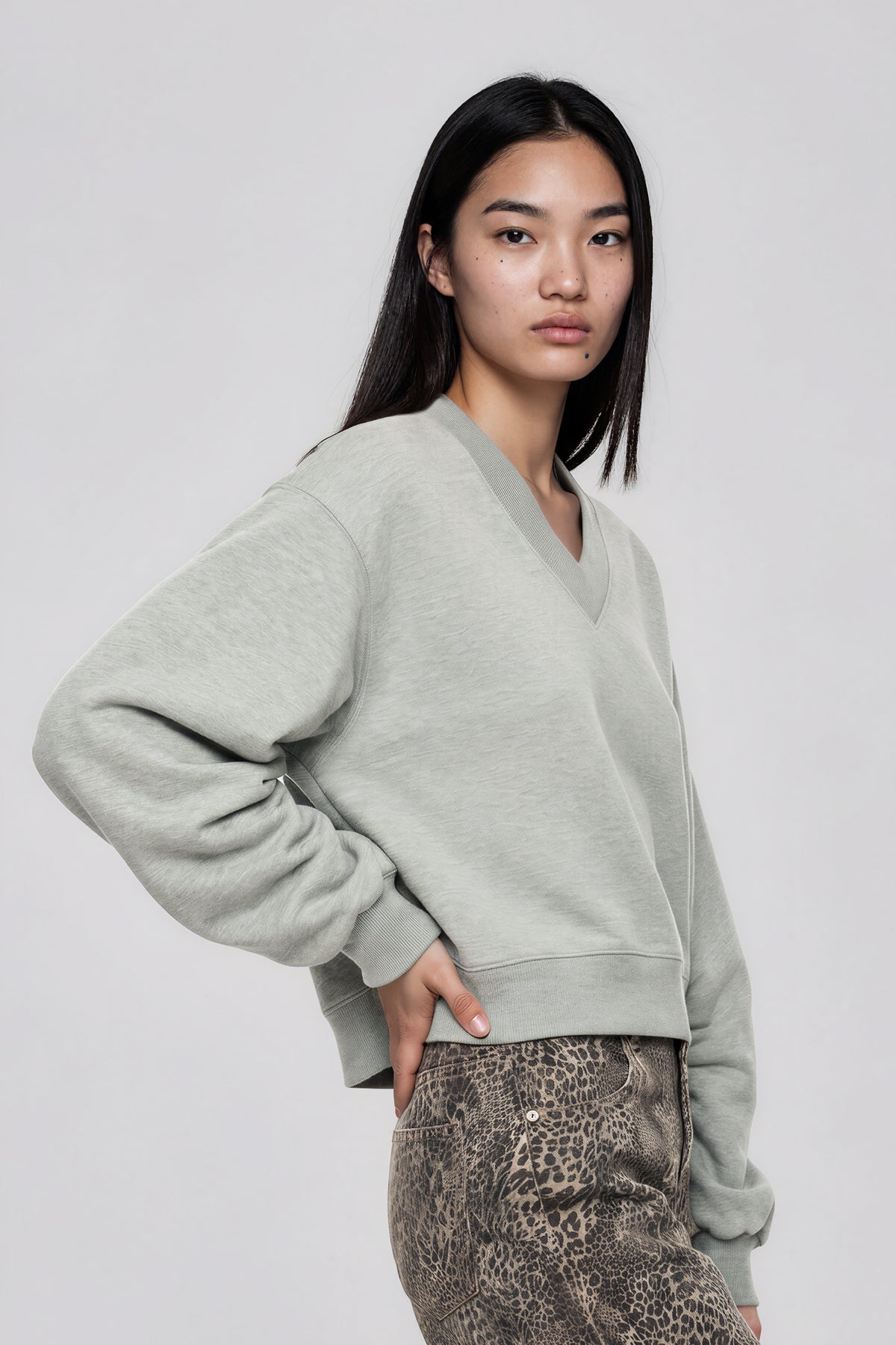 Crop V-Neck Sweatshirt - Gray