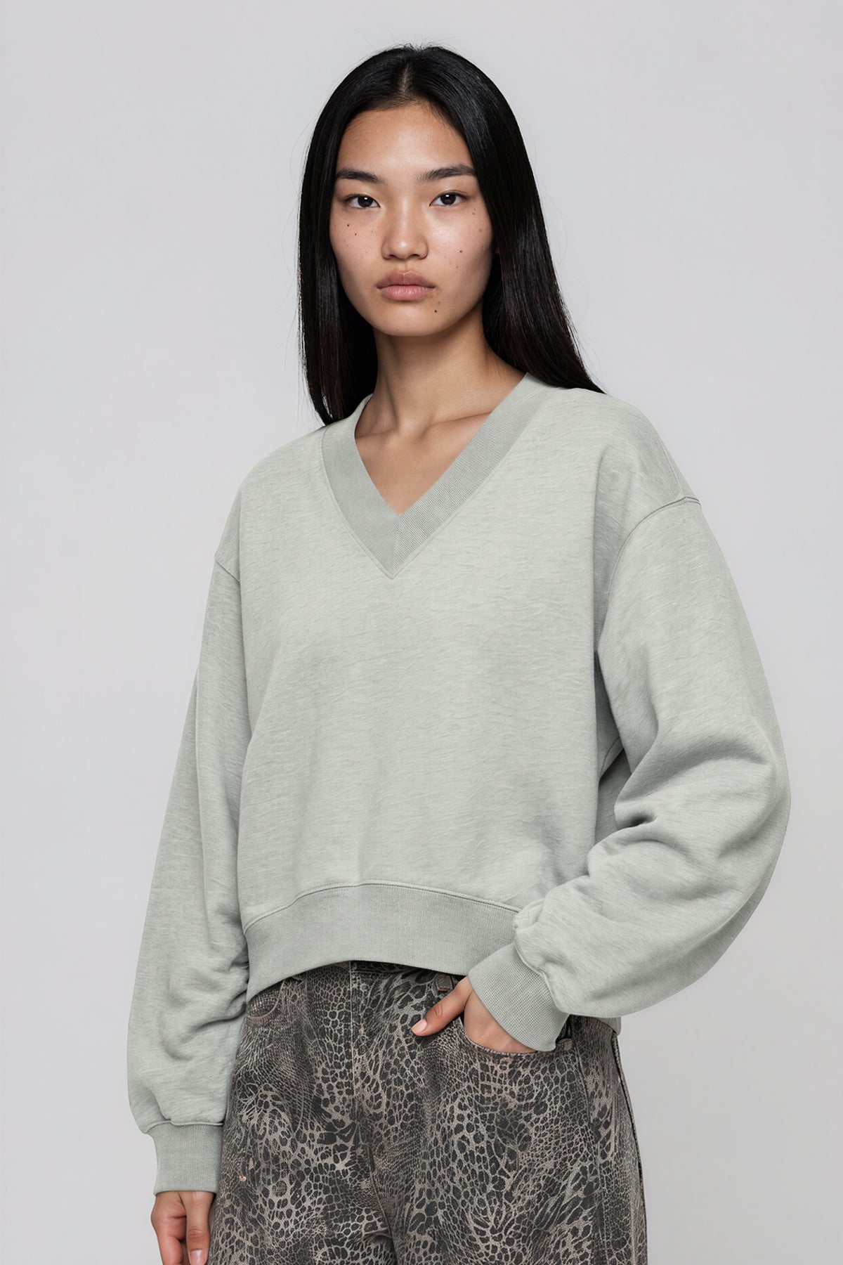 Crop V-Neck Sweatshirt - Gray