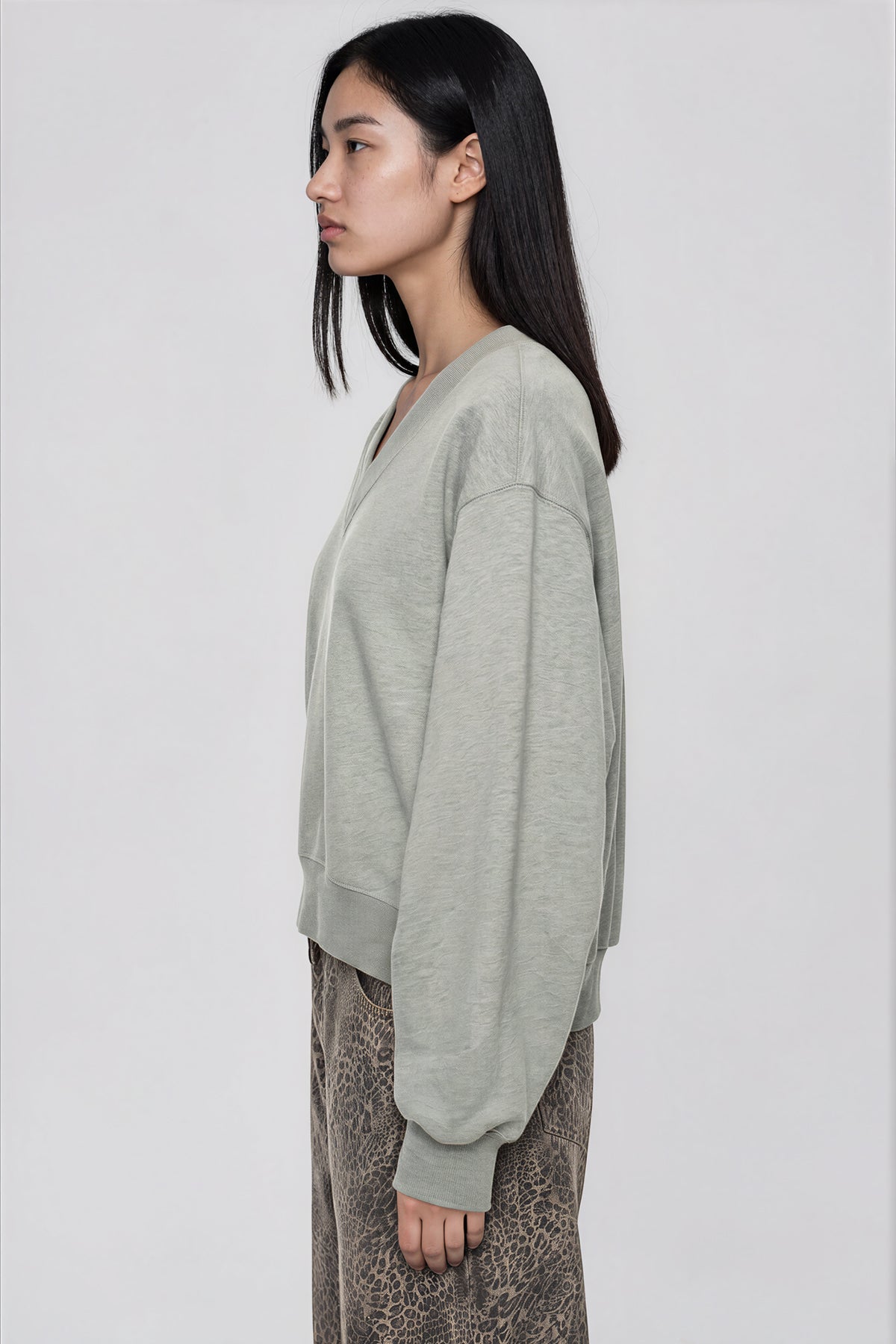 Crop V-Neck Sweatshirt - Gray