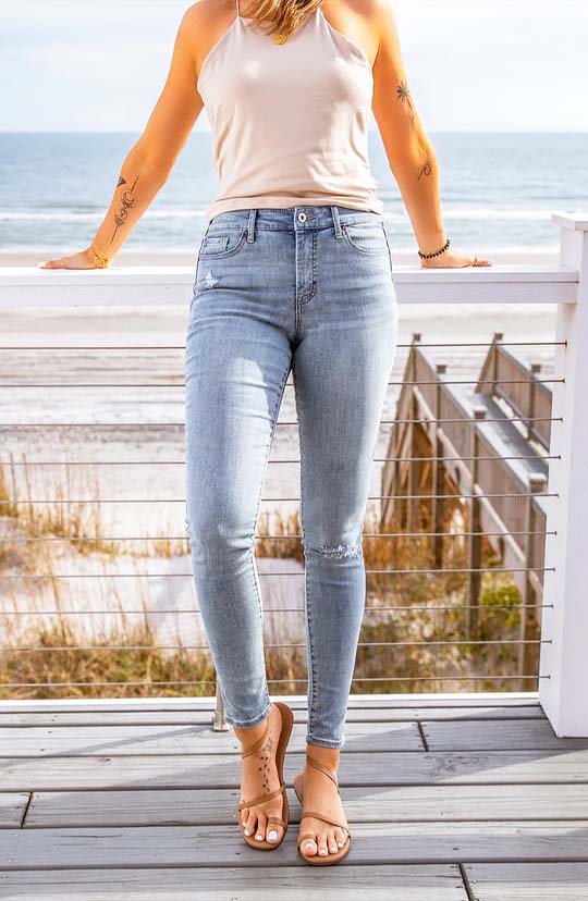 Time To Relax Distressed Jeans